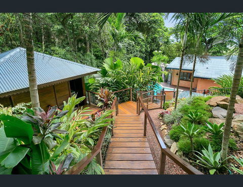 Cairns Rainforest Retreat - Hervey Bay Accommodation 7