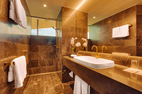 Eatons Hill Hotel - Hervey Bay Accommodation 11