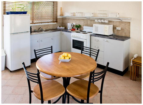 Clifton Sands Holiday Units - Tourism Hervey Bay 30
