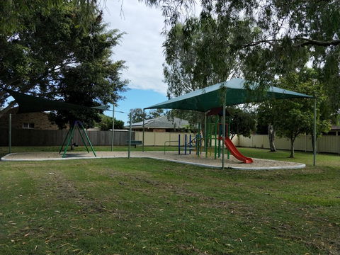 Waterfront Theme Park Getaway - Hervey Bay Accommodation 27