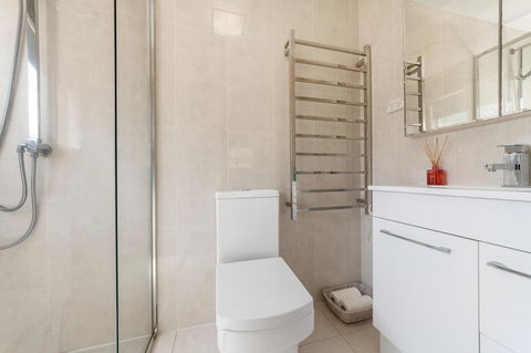 Waterfront Theme Park Getaway - Hervey Bay Accommodation 8