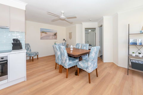 Waterfront Theme Park Getaway - Hervey Bay Accommodation 5