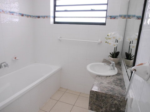 Cylinder Beach Mooloomba Unit 3 - Hervey Bay Accommodation 10
