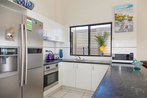 Cylinder Beach Mooloomba Unit 3 - Hervey Bay Accommodation 6