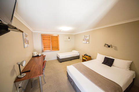 Cosmopolitan Motel & Serviced Apartments - Hervey Bay Accommodation 6