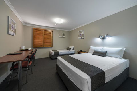 Cosmopolitan Motel & Serviced Apartments - Hervey Bay Accommodation 4