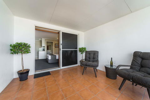 Cosmopolitan Motel & Serviced Apartments - Hervey Bay Accommodation 18