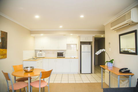 Cosmopolitan Motel & Serviced Apartments - Hervey Bay Accommodation 19