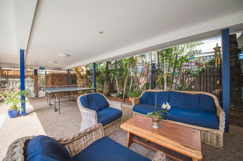Cosmopolitan Motel & Serviced Apartments - Hervey Bay Accommodation 9