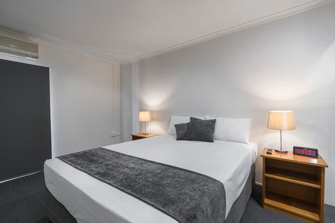 Cosmopolitan Motel & Serviced Apartments - Hervey Bay Accommodation 3