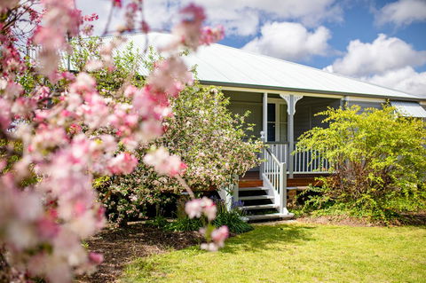 Apple Blossom Cottages - Tourism Hervey Bay 1