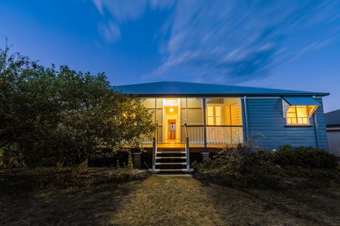 Apple Blossom Cottages - Tourism Hervey Bay 0