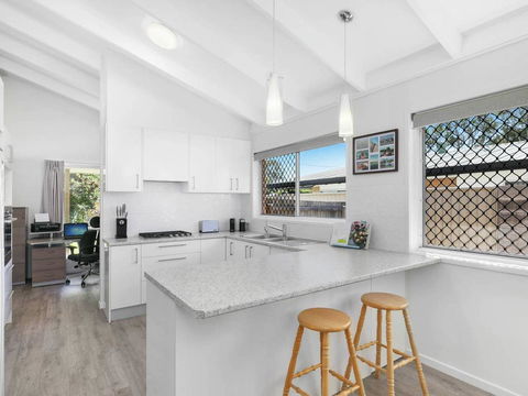 Beautiful Home- Walk To Beach-Short Drive To Noosa - Hervey Bay Accommodation 0