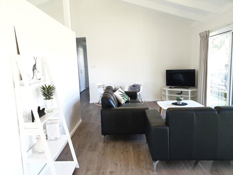 Beautiful Home- Walk To Beach-Short Drive To Noosa - Hervey Bay Accommodation 1