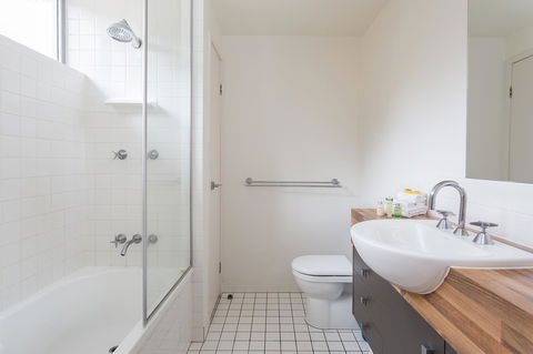 Oxygen Apartments - Hervey Bay Accommodation 24
