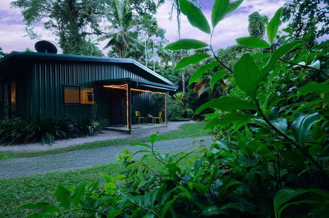Misty Mountains Rainforest Retreat - Hervey Bay Accommodation 7
