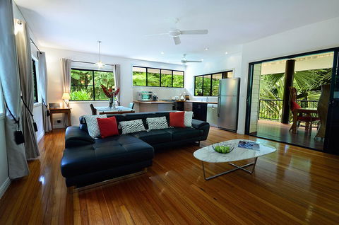 Misty Mountains Rainforest Retreat - Hervey Bay Accommodation 16