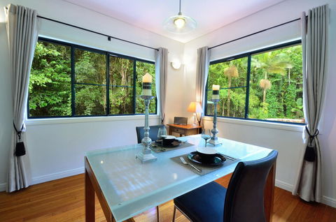 Misty Mountains Rainforest Retreat - Hervey Bay Accommodation 11