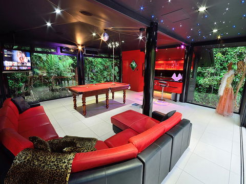 Misty Mountains Rainforest Retreat - Hervey Bay Accommodation 5