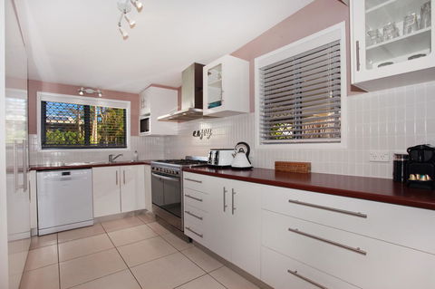 6 Botany Court Marcoola Beach - Pet Friendly 500 Bond - Hervey Bay Accommodation 10