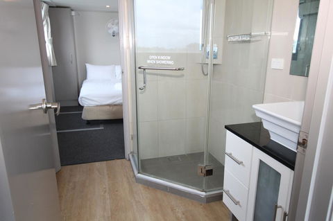 Coomera Houseboats - Tourism Hervey Bay 23