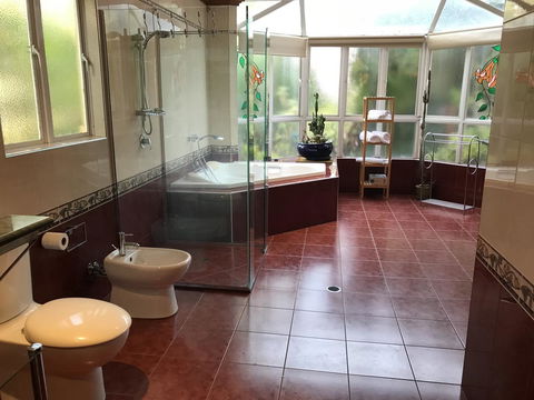 Taj On Byrnes - Private Luxury Apartment Mareeba - Hervey Bay Accommodation 3