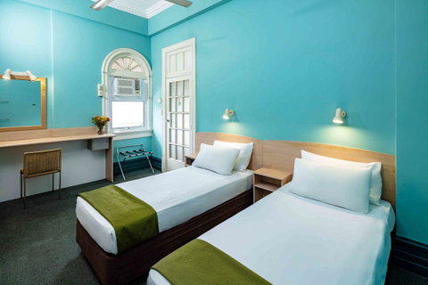 Hides Hotel - Hervey Bay Accommodation 18