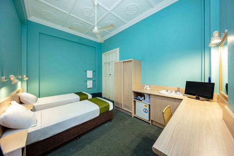 Hides Hotel - Hervey Bay Accommodation 17