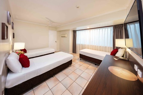 Hides Hotel - Hervey Bay Accommodation 9