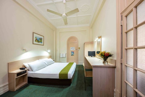 Hides Hotel - Hervey Bay Accommodation 15