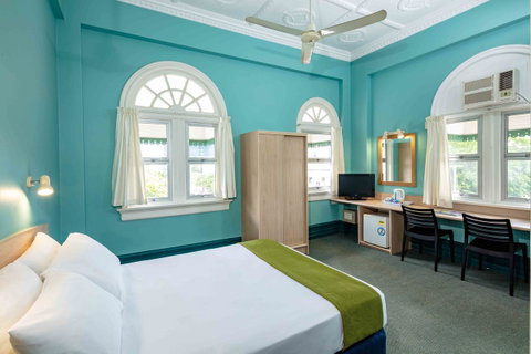Hides Hotel - Hervey Bay Accommodation 20
