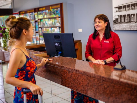 Hides Hotel - Hervey Bay Accommodation 11