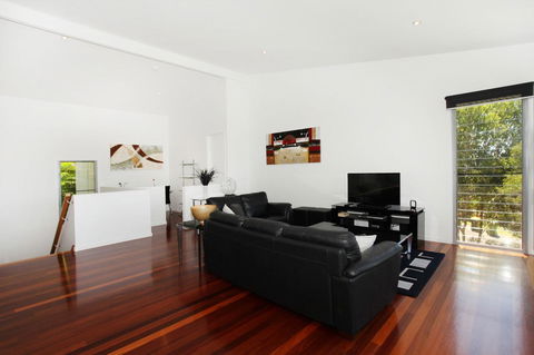 224 Centenary Heights Road Coolum Beach, 500 Dollar Bond, Linen Included - Tourism Hervey Bay 4