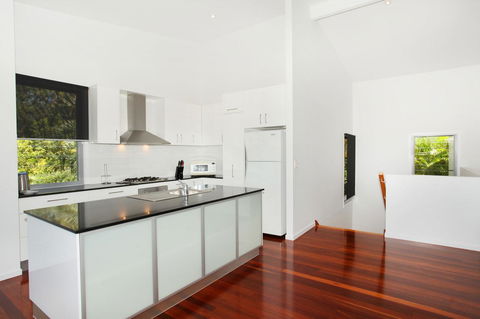 224 Centenary Heights Road Coolum Beach, 500 Dollar Bond, Linen Included - Tourism Hervey Bay 1