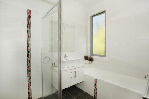 224 Centenary Heights Road Coolum Beach, 500 Dollar Bond, Linen Included - Tourism Hervey Bay 9