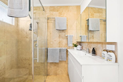 Hollow Tree Farm - Tourism Hervey Bay 8