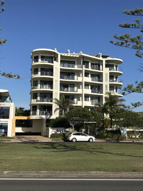 Meridian Alex Beach Apartments - Hervey Bay Accommodation 0
