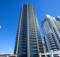 High Floor Ocean View Suites Broadbeach - Hervey Bay Accommodation
