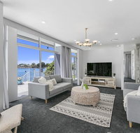 Havana Blue - Large 4 Bedroom Family Home - Hervey Bay Accommodation
