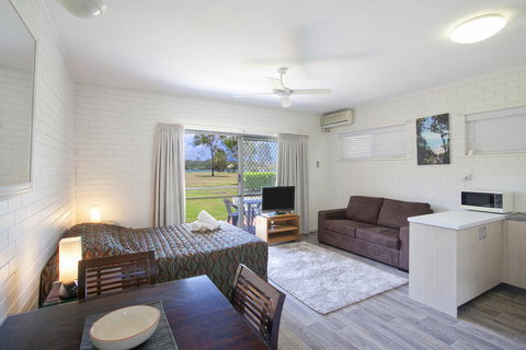 Regency Waterfront Noosa - Hervey Bay Accommodation 3