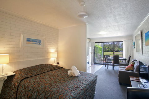 Regency Waterfront Noosa - Hervey Bay Accommodation 10