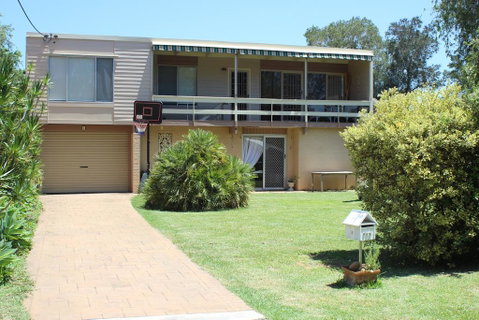 Waters Edge - Hervey Bay Accommodation 2