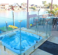 Waterside Resort Style - Hervey Bay Accommodation