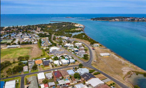 Waterside Retreat - Tourism Hervey Bay 3