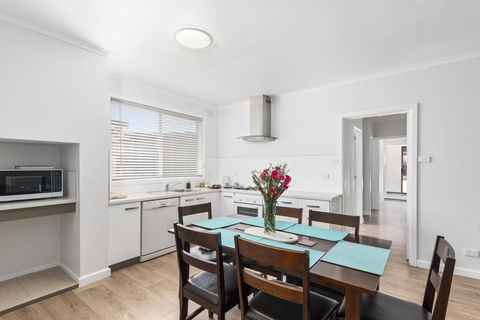 Wattle Grove Villa - Hervey Bay Accommodation 0