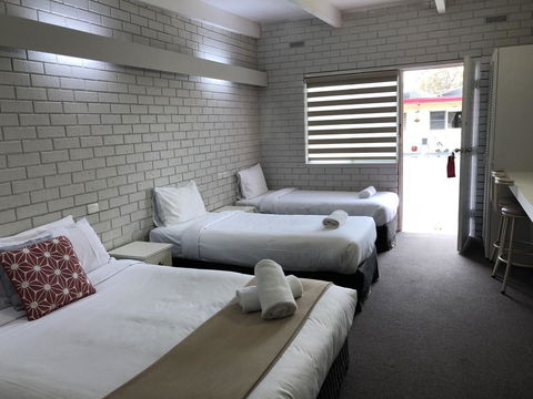 Wattle Motel - Hervey Bay Accommodation 3