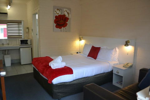 Wattle Motel - Hervey Bay Accommodation 0