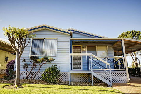 Wavecrest Village & Tourist Park - Hervey Bay Accommodation 0