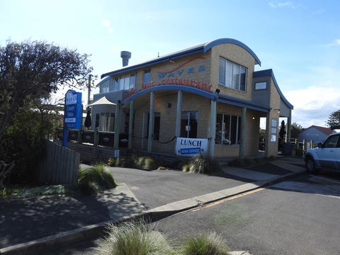 Waves Luxury Suites - Hervey Bay Accommodation 2