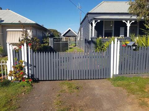 Welcome Stranger Cottage - Hervey Bay Accommodation 1